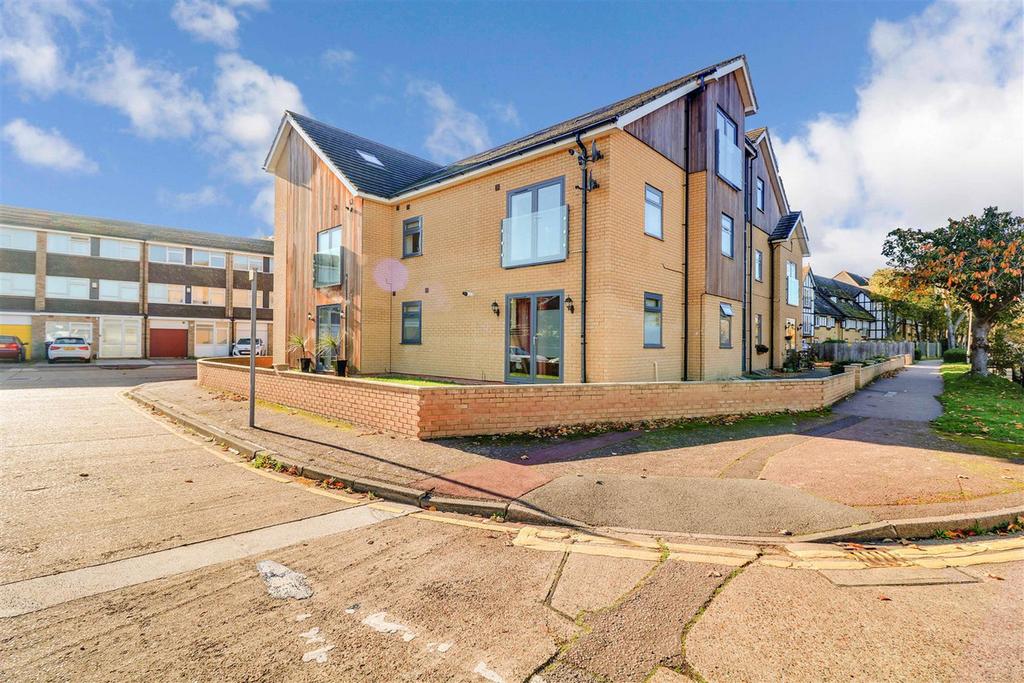 Barnstaple Road, Southendonsea, SS1 5 bed apartment £1,750 pcm (£