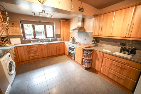 16 Avery Square, Haydock, St Helens, WA11 0XB