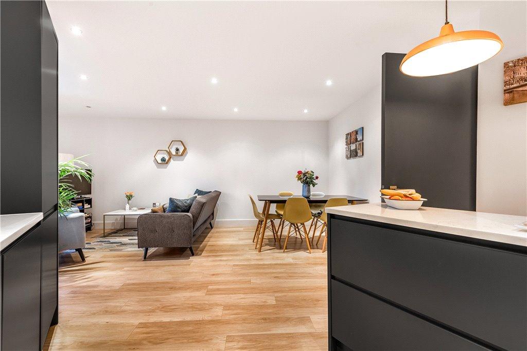 Kitchen/Reception