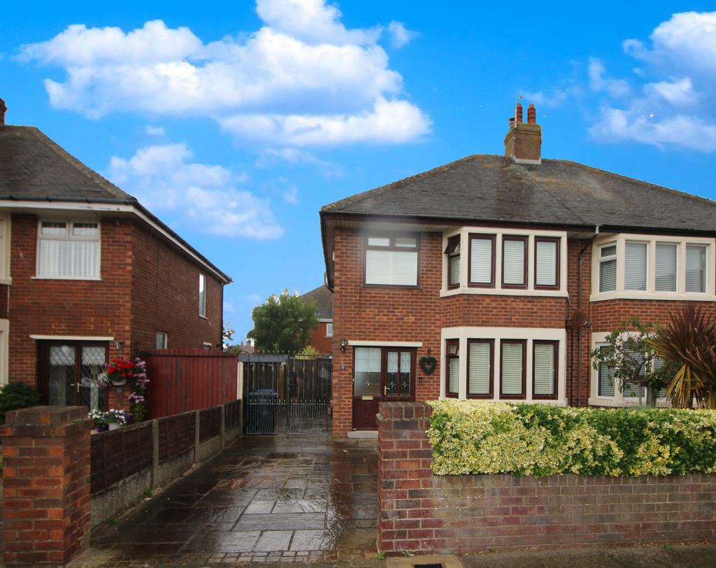 Rossall Grange Lane, Fleetwood, FY7 3 bed semidetached house £230,000