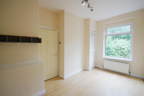 17 Clegg Street, Springhead, Oldham, OL4 4QW