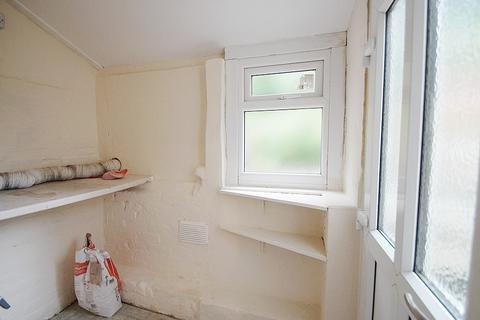17 Clegg Street, Springhead, Oldham, OL4 4QW