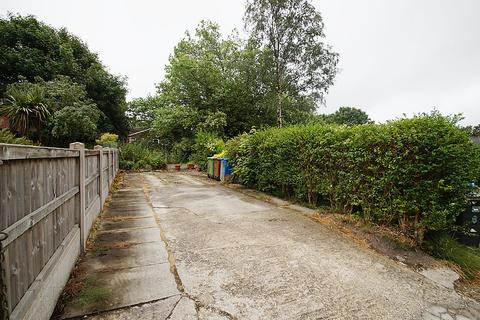 17 Clegg Street, Springhead, Oldham, OL4 4QW