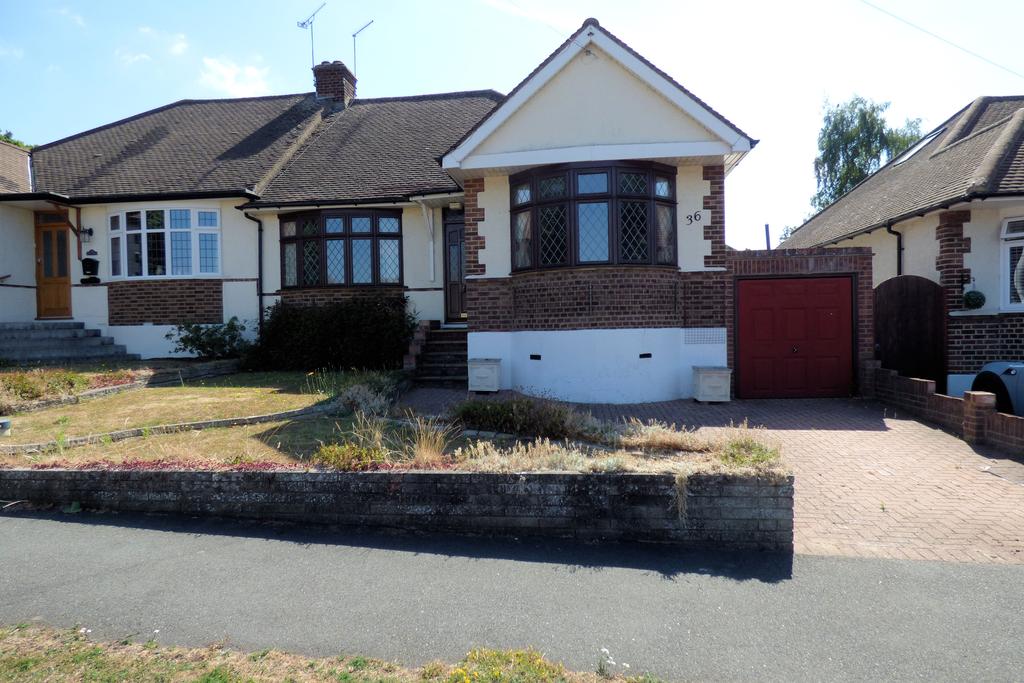 Spenser Crescent, Upminster RM14 2 bed semidetached bungalow £650,000