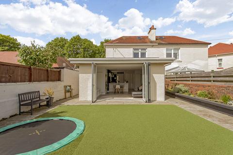 10 Tramore Crescent, Prestwick, KA9 1LT