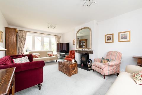 5 bedroom village house for sale, Skylark Road, Alderminster, Warwickshire, CV37.