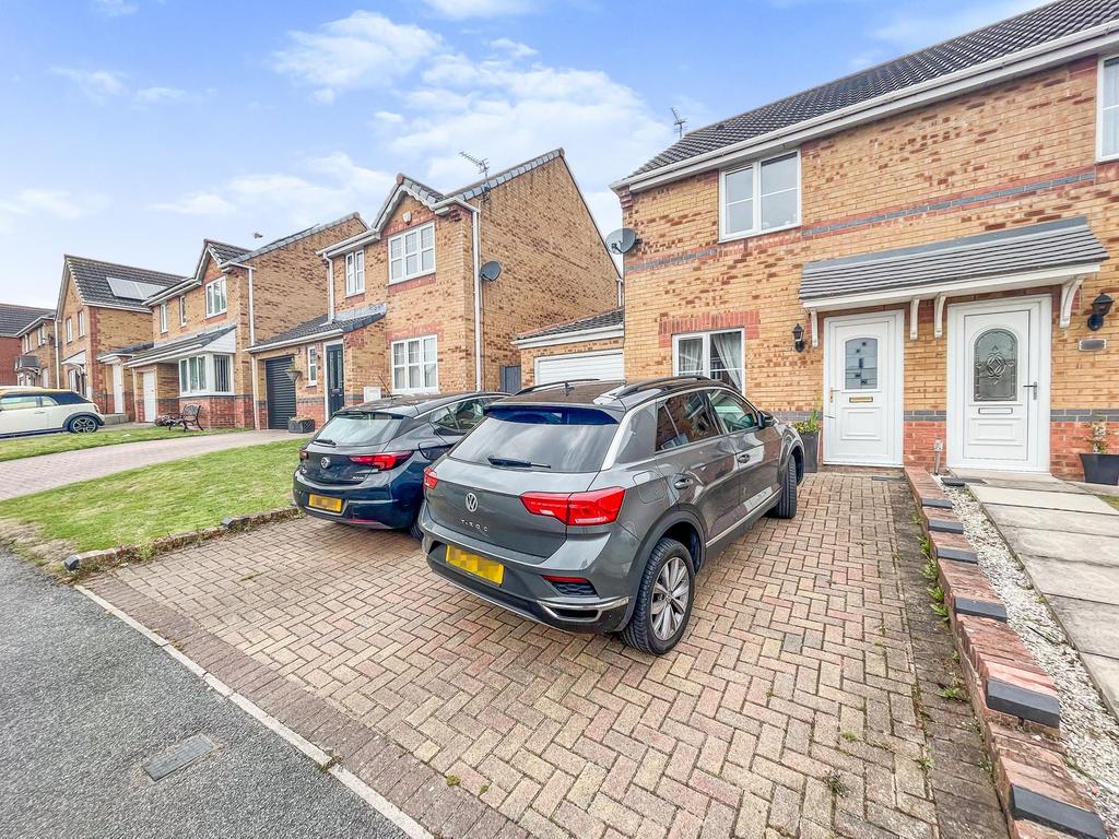 Holm Hill Gardens, Easington, Peterlee, Durham, SR8 3JT 2 bed semi