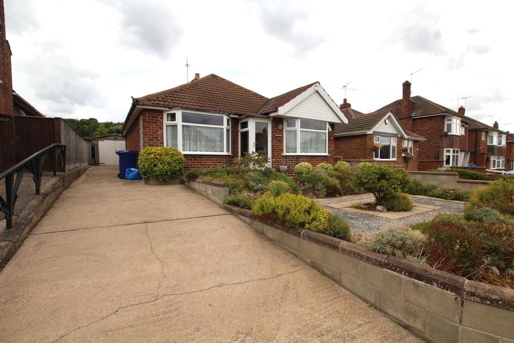 Clay Street, Stapenhill... 2 bed detached bungalow £250,000