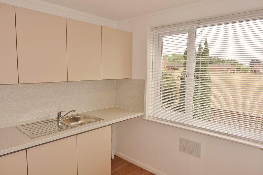 Hethersett Close, Newmarket 2 bed semidetached house £1,000 pcm (£