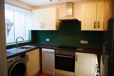 2 bedroom terraced house to rent, Elm Court, Kendal.