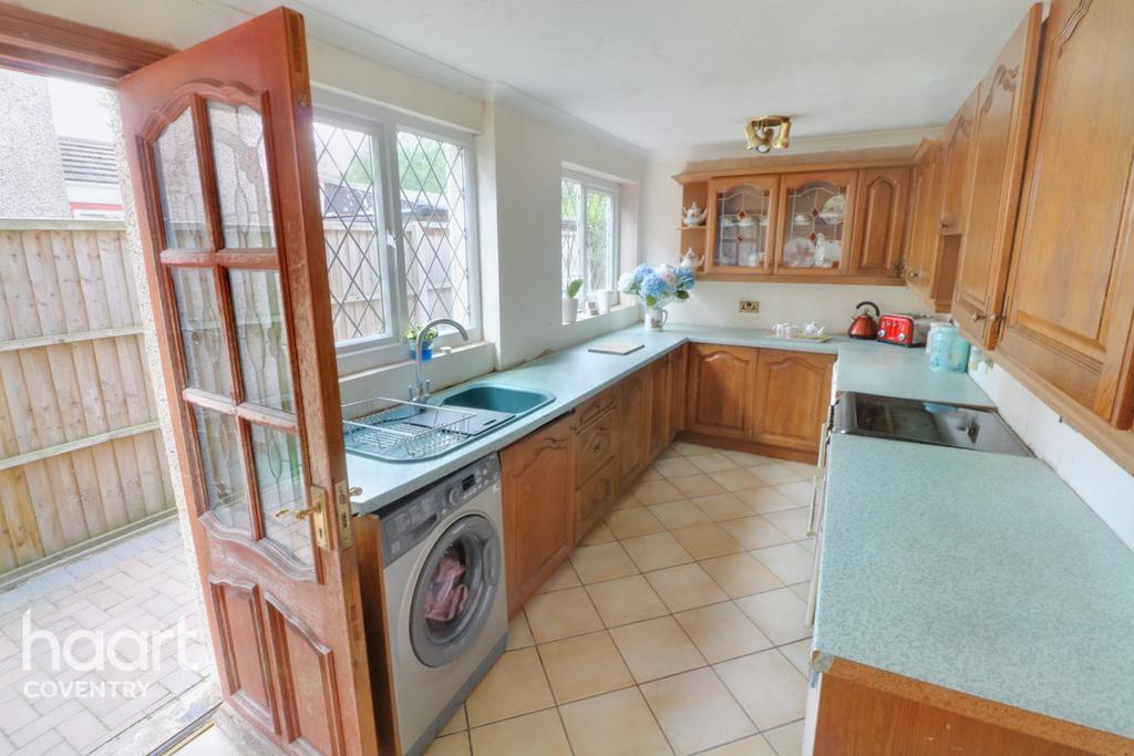 Sunningdale Avenue, Coventry 3 bed semidetached house £275,000