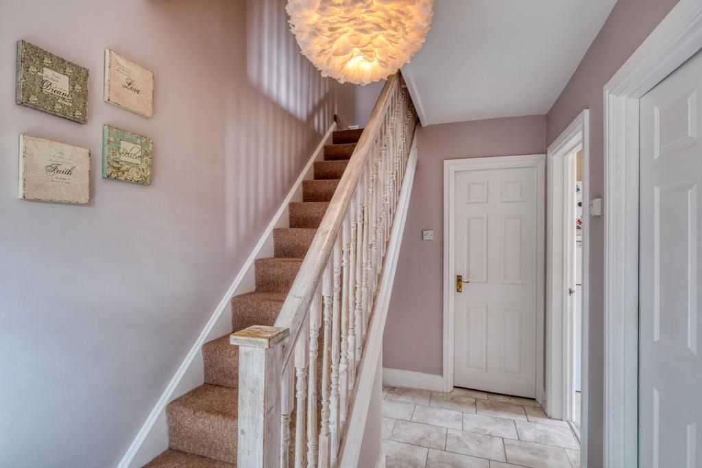 Mount Pleasant,Kingswinford,DY6 9SJ 3 bed semidetached house for sale £275,000