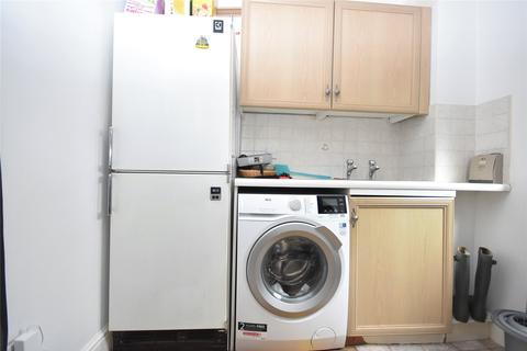 11 Kidner Close, Luton, LU2 7SX