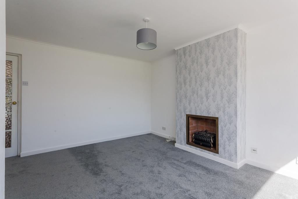32 Rosedale Avenue, Paisley, PA2 0RR 3 bed semidetached villa £165,000