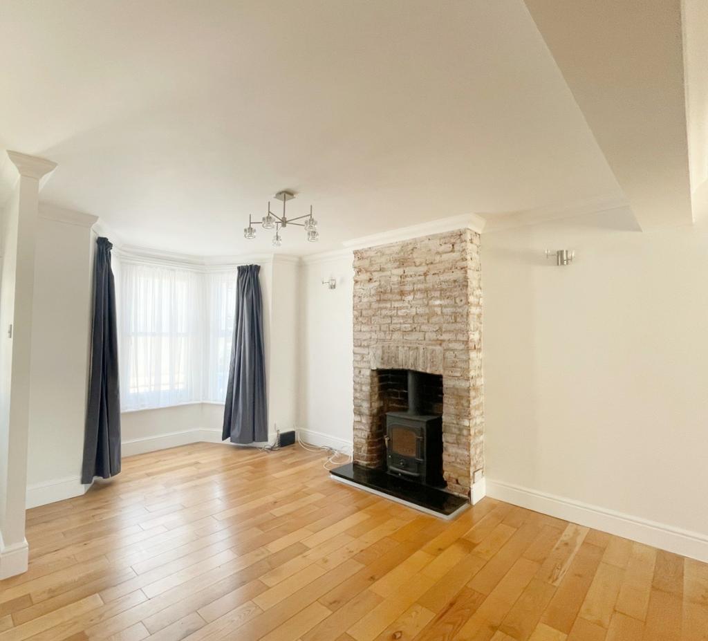 Kingsnorth Road, Faversham 3 bed terraced house £1,250 pcm (£288 pw)