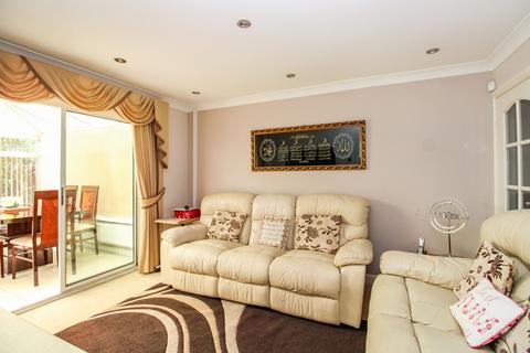 41 Anglesey Close, Crawley, RH11 9HG