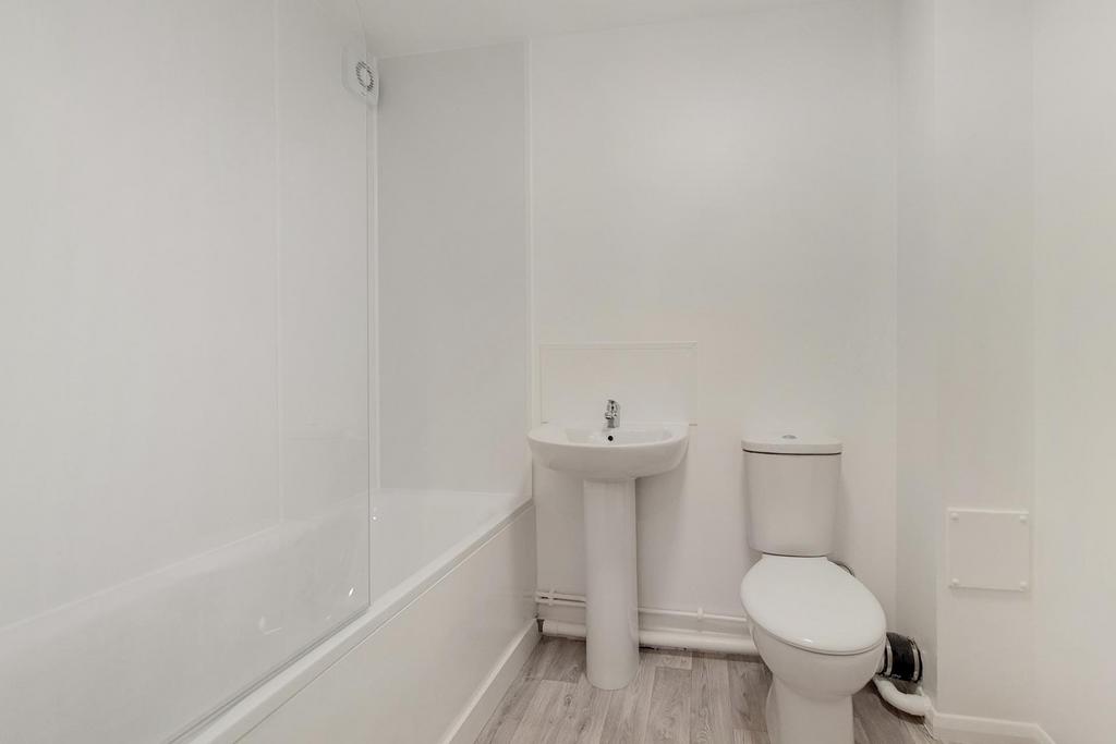 5 Bathroom-0