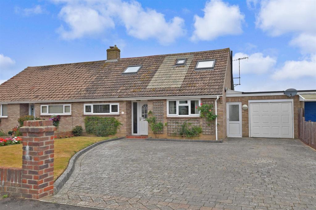 Cedar Drive, Chichester, West Sussex 3 bed semidetached bungalow £