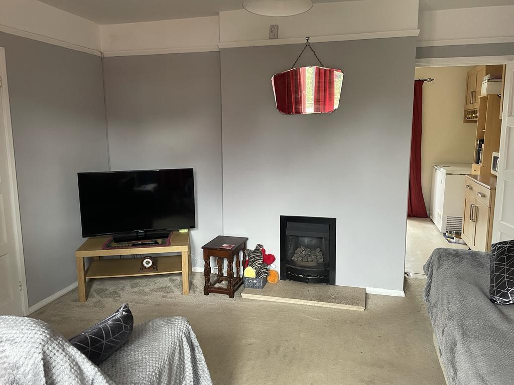 Oaks Road, Great Glen 3 bed semidetached house £290,000