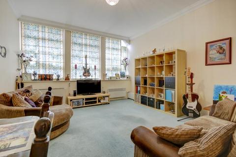 2 bedroom apartment for sale - Riverside Court, Victoria Road, Saltaire, BD16 3LZ