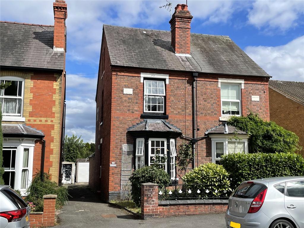Connaught Avenue, Kidderminster... 3 bed semidetached house £180,000