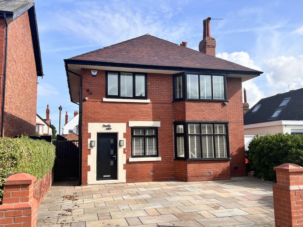 Westby Road, Lytham St. Annes, FY8 3 bed detached house for sale £450,000