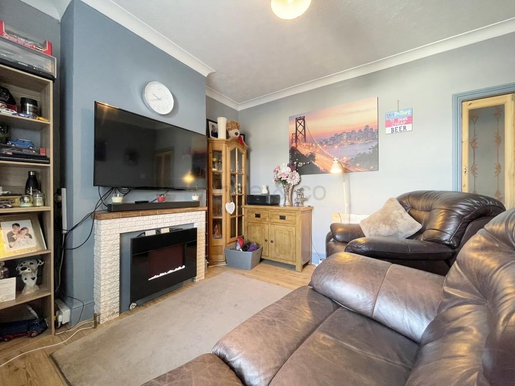 The Avenue, Pakefield, Lowestoft 2 bed terraced house £220,000
