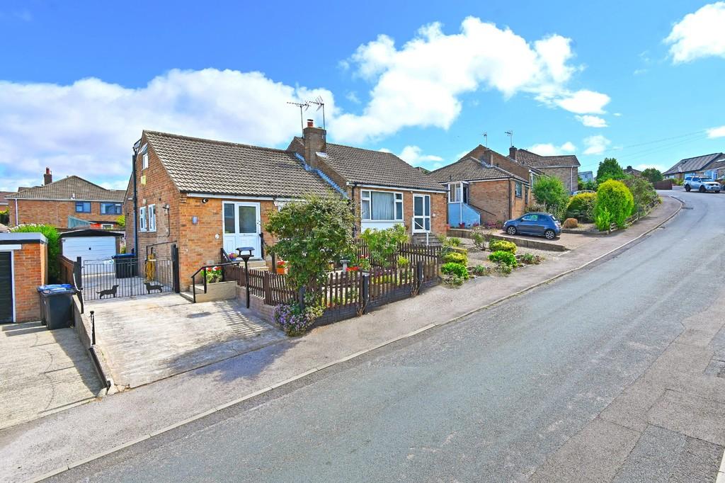 Ripley Drive, Harrogate 2 bed semidetached bungalow £260,000