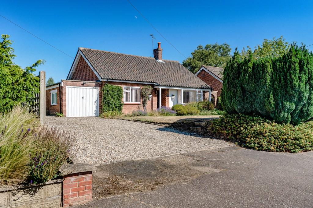 Mattishall 2 bed detached bungalow for sale - £385,000