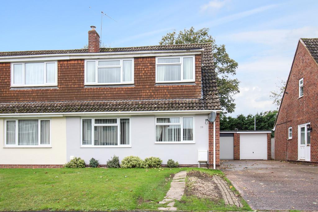 Ruskin Drive, Warminster 4 bed semi-detached house - £340,000