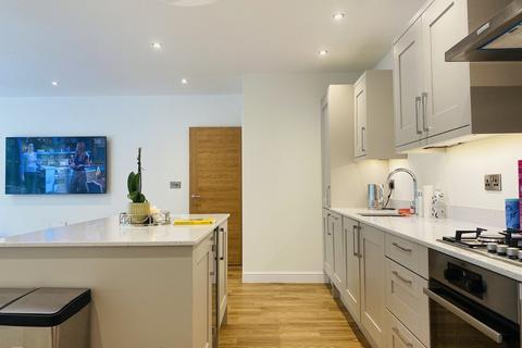 2 bedroom apartment to rent - York Road, Broadstone