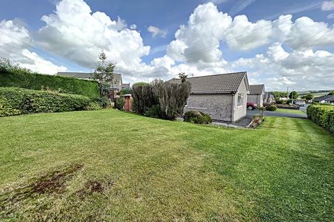 15 Gleneagles Avenue, Hoddlesden, Darwen, BB3 3LP