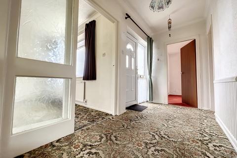 15 Gleneagles Avenue, Hoddlesden, Darwen, BB3 3LP