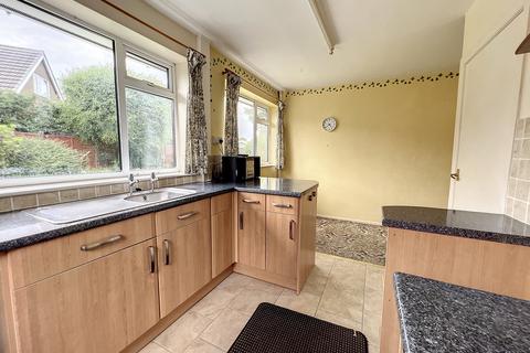15 Gleneagles Avenue, Hoddlesden, Darwen, BB3 3LP