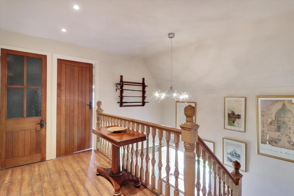 Castle Way, Leybourne, West Malling, Kent, ME19 5 bed detached house