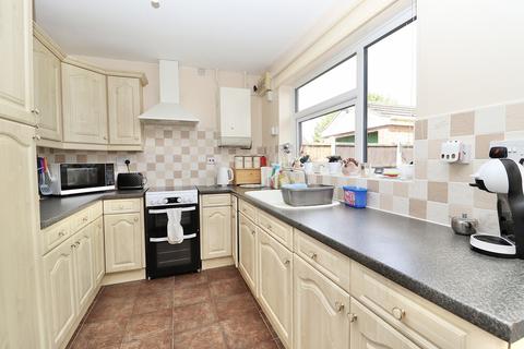 2 bedroom detached bungalow for sale - Windermere Road, Lincoln