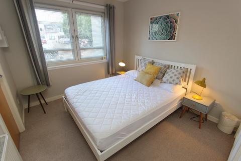 3 bedroom flat to rent - Glasgow Road, East Craigs, Edinburgh, EH12