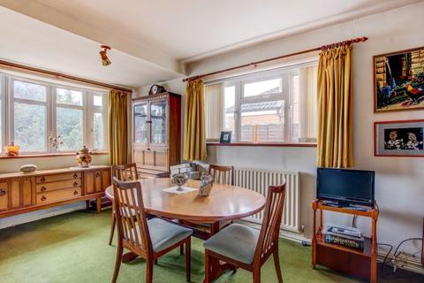 69 Bromsgrove Road, Studley, B80 7PE