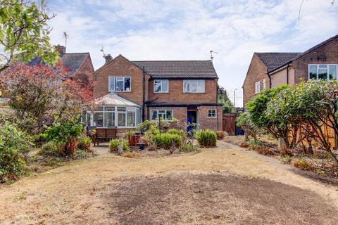 69 Bromsgrove Road, Studley, B80 7PE