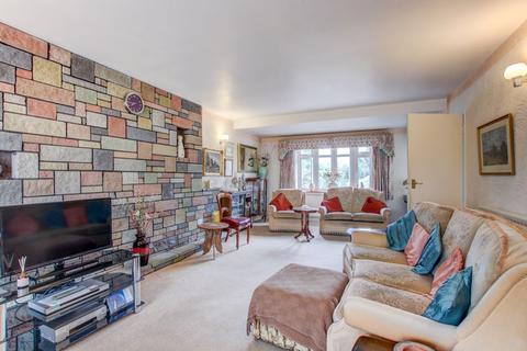 69 Bromsgrove Road, Studley, B80 7PE