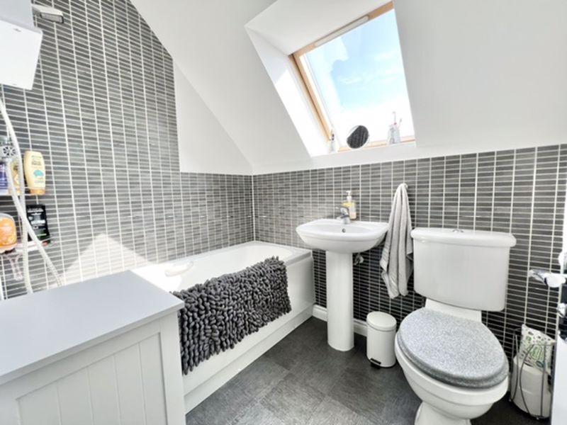 Family Bathroom 2