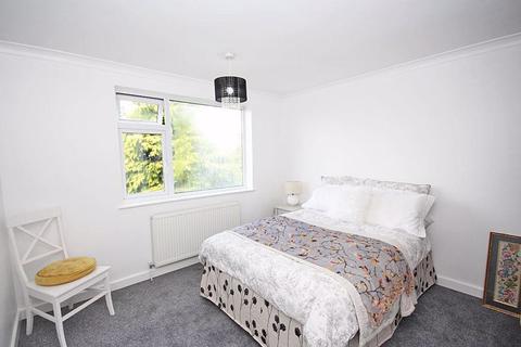 37 Louth Road, Holton Le Clay, Grimsby, DN36 5EA