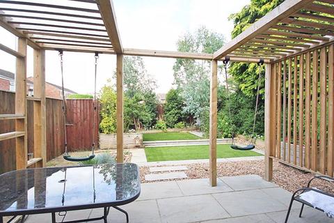 37 Louth Road, Holton Le Clay, Grimsby, DN36 5EA