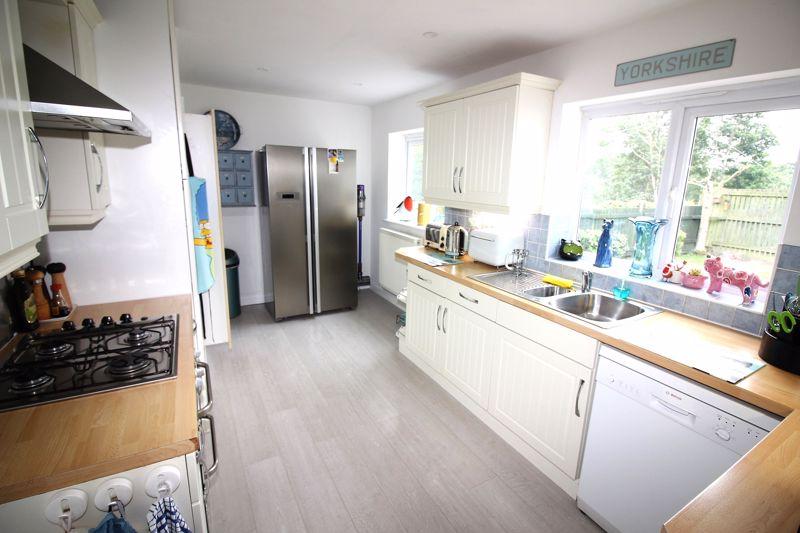 Oakwood Gardens, Halifax 4 bed detached house £275,000