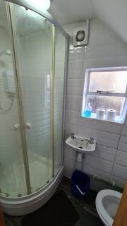 4 bedroom end of terrace house to rent, Gerard Avenue, Coventry, CV4