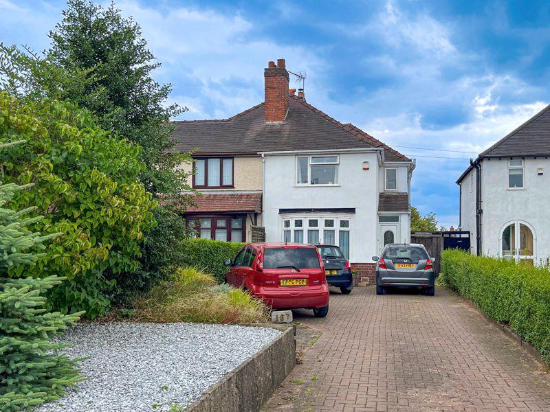 Walsall Road, Great Wyrley, WS6 6NL 3 bed semidetached house £260,000