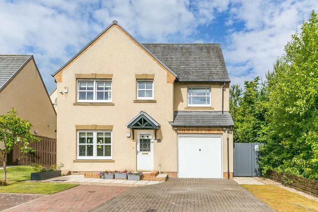 Lindsay Circus, Rosewell, EH24 4 bed detached house £349,995