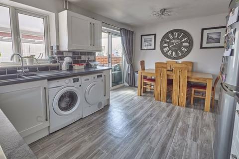 3 bedroom semi-detached house for sale - Grecian Way, Exeter
