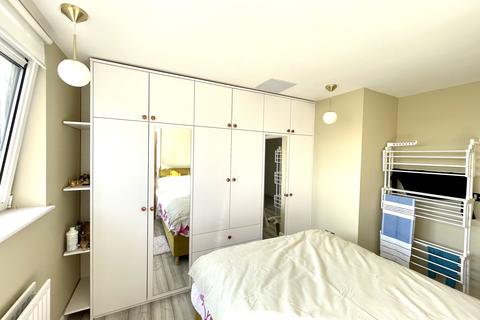 2 bedroom apartment to rent - Erebus Drive, London, SE28