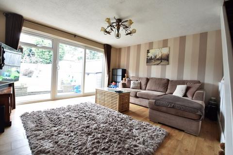 2 bedroom terraced house for sale - Dorel Close, Luton